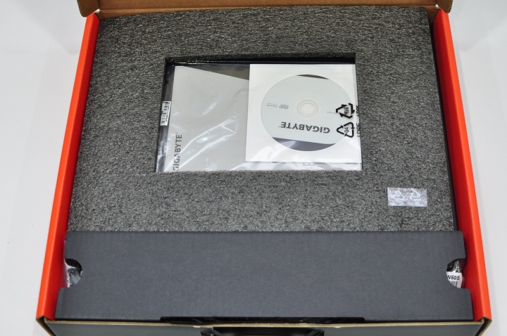 GIGABYTE P34W V5 六代新機開箱分享