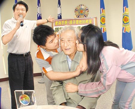 謹向 胡壽宏老先生 致上最高敬意~