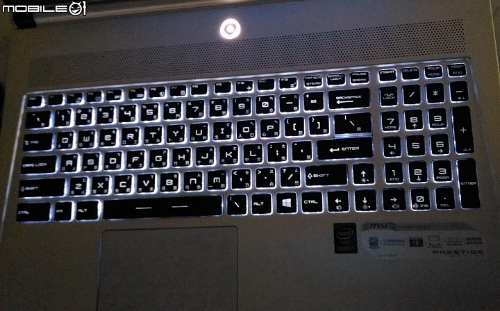 微星 Prestige PX60 2QD 質感銀>薄型 15.6 開箱