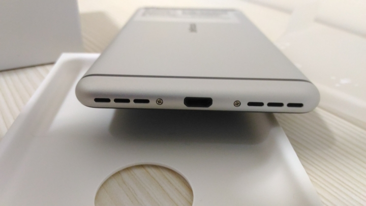 INFOCUS M808 買一送一活動心得分享