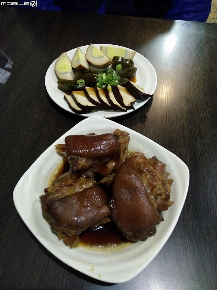 台北秘境小吃【龍記搶鍋麵】+萬華後火車站【萬華仙草冰】