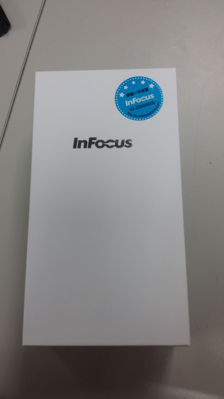 In Focus M808 生日開箱(買一送一專案)