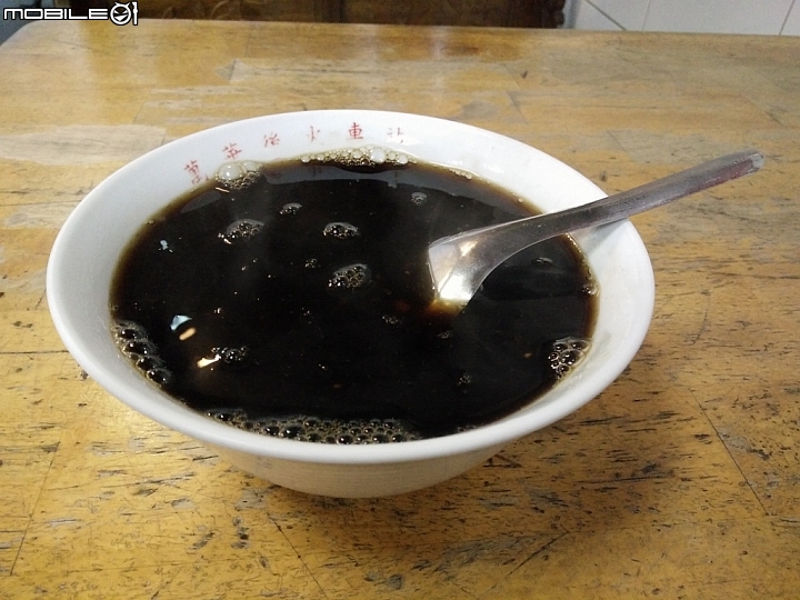 台北秘境小吃【龍記搶鍋麵】+萬華後火車站【萬華仙草冰】