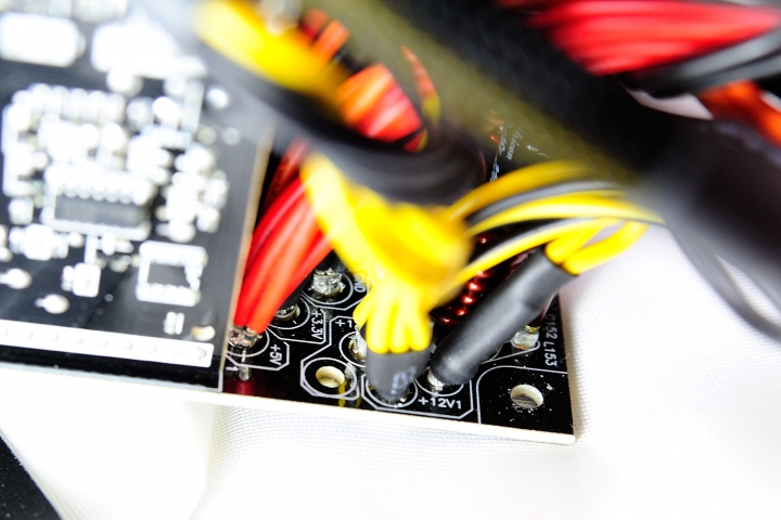 穩壓性能再提升,Antec Neo ECO II 550W 電源供應器測試