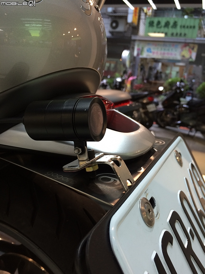 電車也要雙鏡頭 大黃蜂行車紀錄器on Gogoro