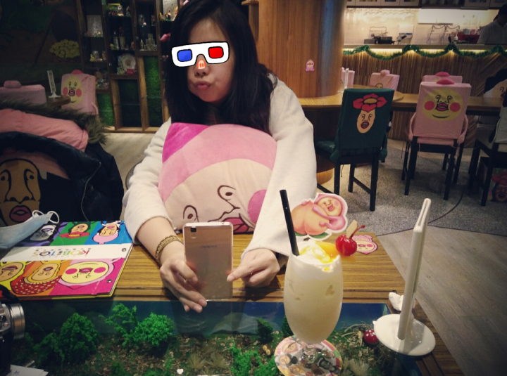 和閨蜜少女心大爆發的~醜比頭餐廳下午茶和hellokitty涮涮鍋