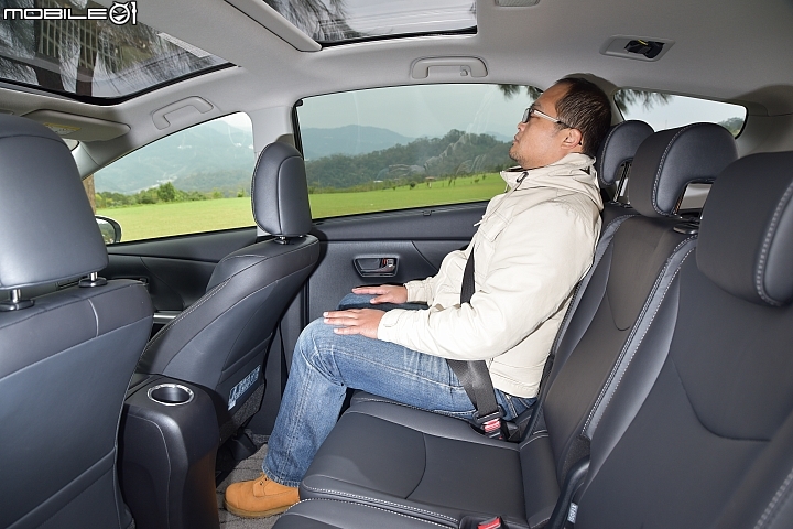 節能價值 七人同享 Toyota Prius α