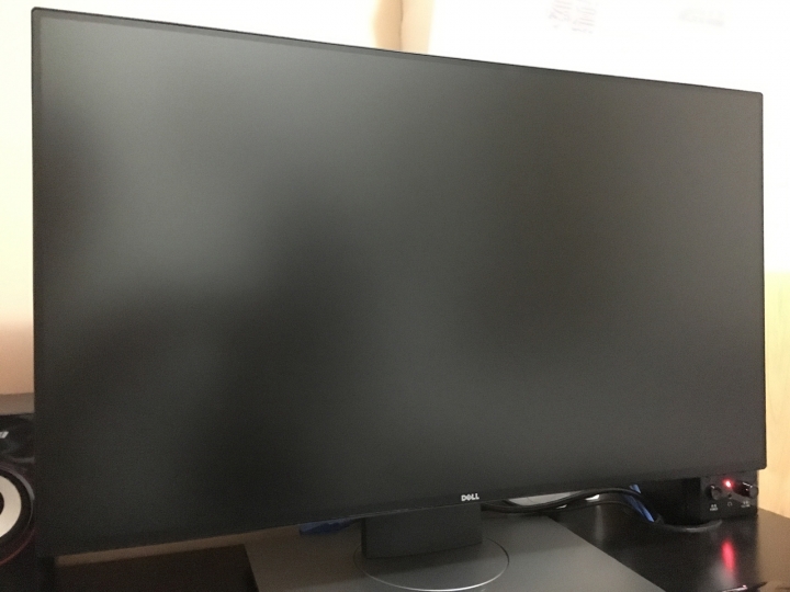 簡單開箱 Dell U2417H