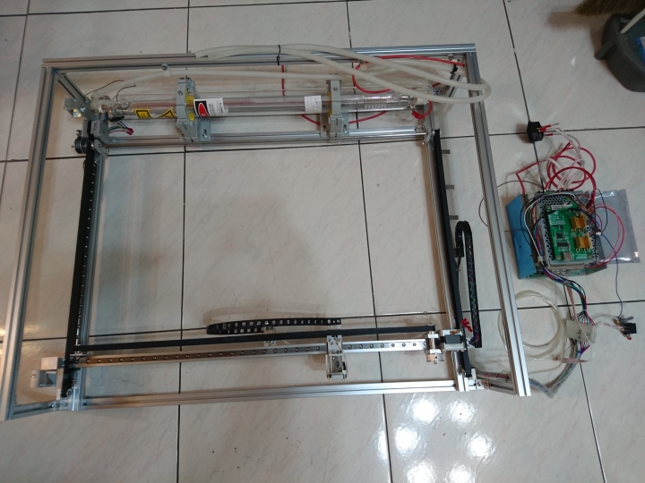 第四代之窮人家的雷射DIY 40W CO2 雷射雕刻機最完美的設計