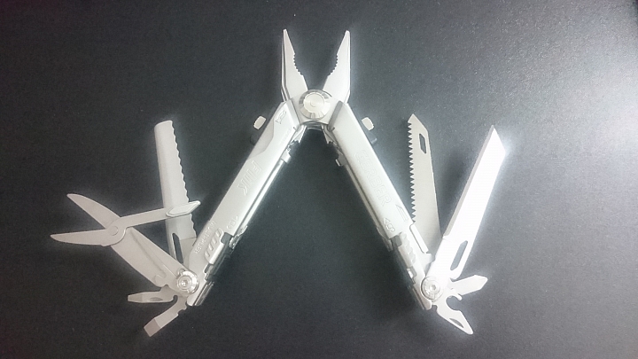 LEATHERMAN和GERBER的工具鉗影片介紹(有CHARGE TTi,新舊版WAVE,Wingman和Flik)