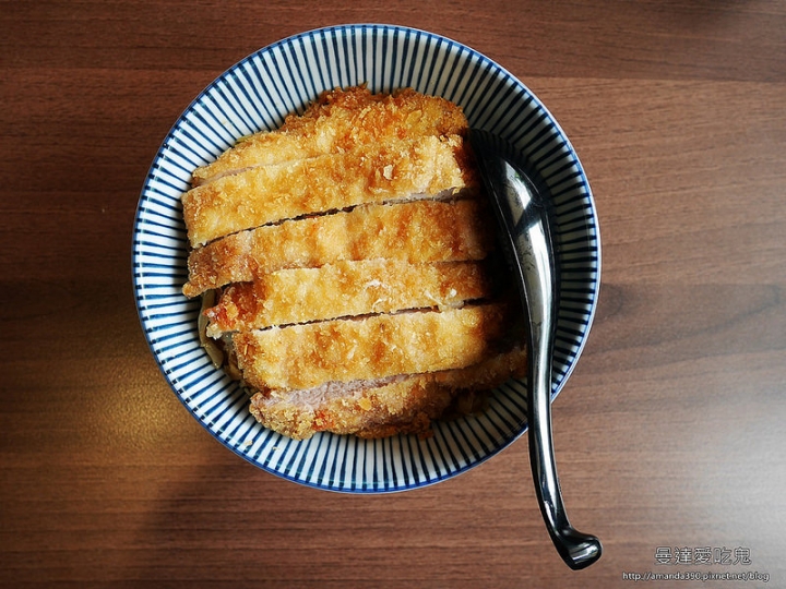 【台南食記】永康區 金田食堂 ● 極品炙燒鮭魚腹壽司 ● 心心念念的濃郁新鮮味 (201601更新) ❤❤