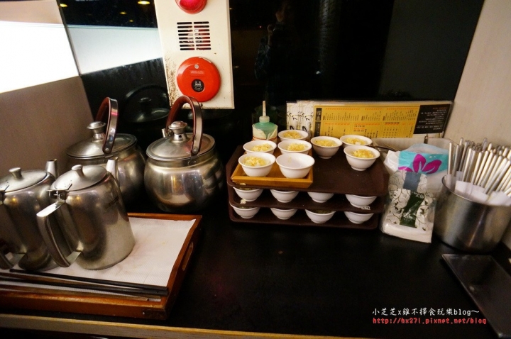 【台北美食】三重火鍋 石頭火鍋找竹間精緻鍋物 三重天台旁 明治冰淇淋吃到飽~