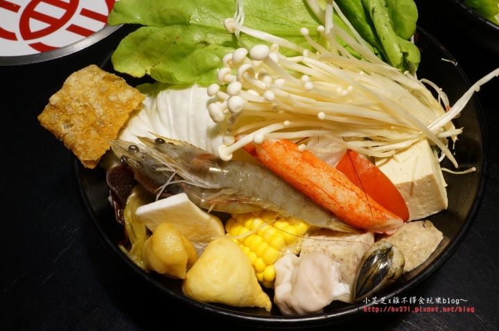 【台北美食】三重火鍋 石頭火鍋找竹間精緻鍋物 三重天台旁 明治冰淇淋吃到飽~