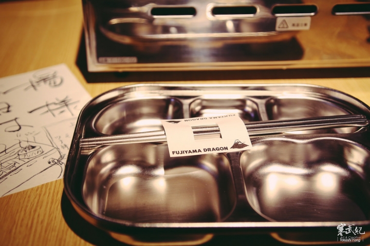 【中肯‧食記】捷運西湖站‧富士山龍 內湖店 フジヤマドラゴン|帥氣日本暖男老闆‧氣氛超HIGHの日韓系燒肉居酒屋!