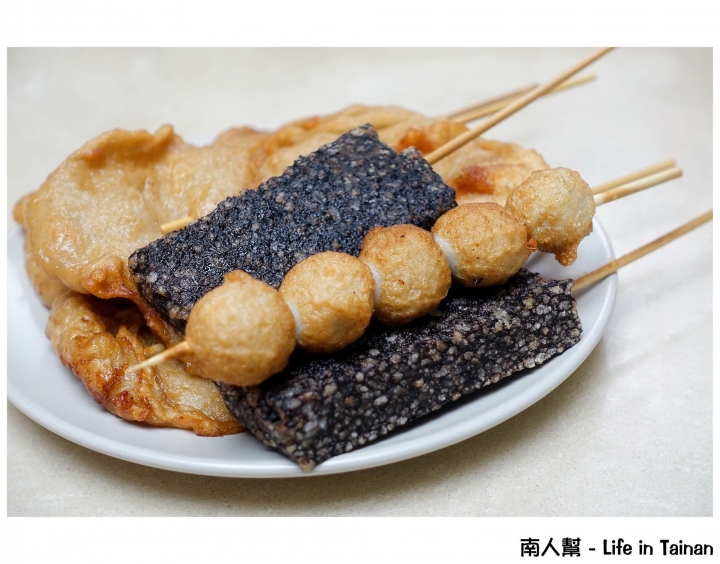 【台南關廟區-美食】山西宮前炸物~~阿婆炸黑輪