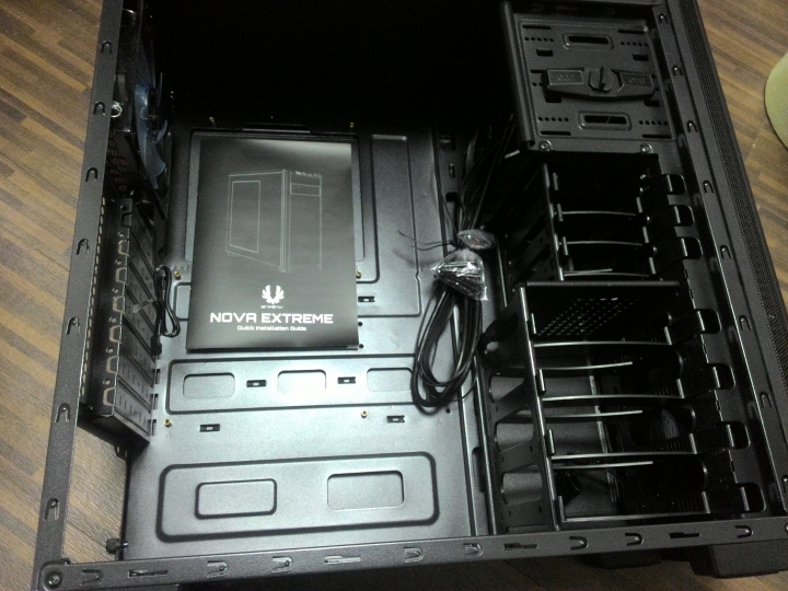 新年買新殼 BitFenix 諾瓦星(Nova) 平價上身