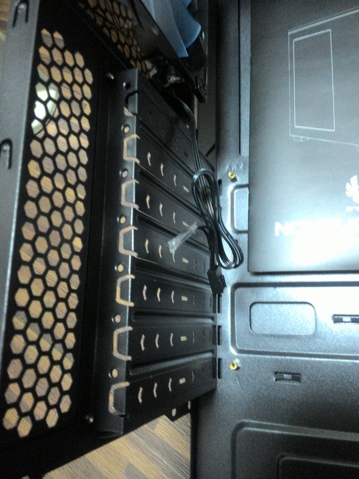 新年買新殼 BitFenix 諾瓦星(Nova) 平價上身
