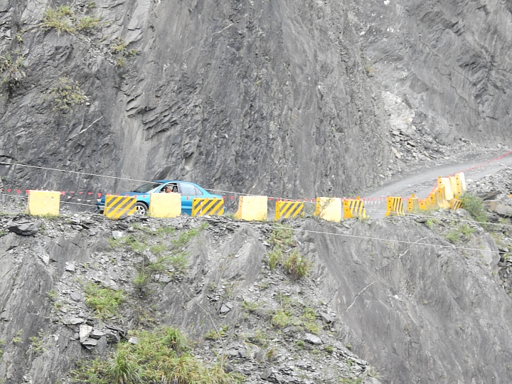 霧台上方山路一公里遠距拍櫻王,並介紹霧台再往上6.5公里的阿禮風光,也請關心台灣的山坡地。