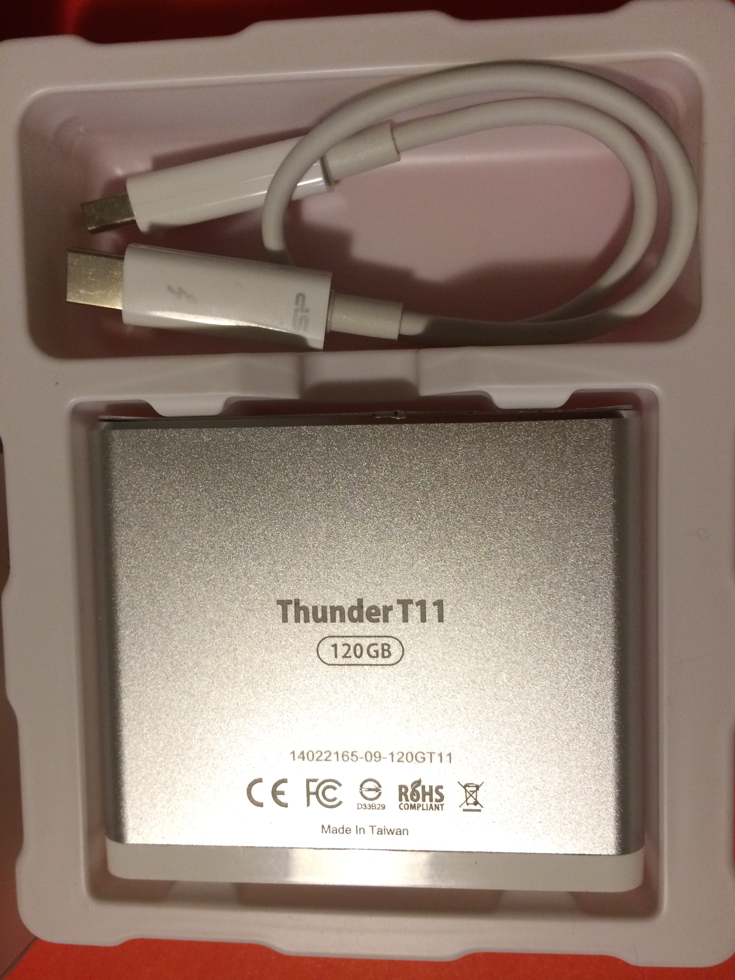 Thunderbolt™ SSD SP Thunder T11 暴力開盒 + Speed Test