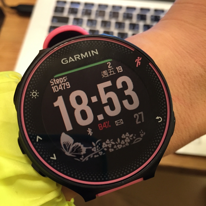 選擇Garmin Forerunner 235的原因。內含TOMTOM SPARK、225比較。