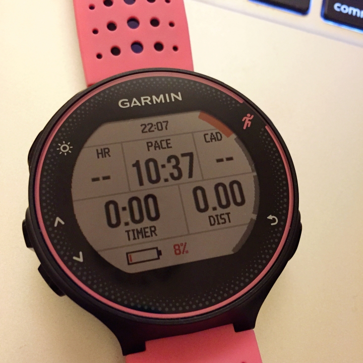 選擇Garmin Forerunner 235的原因。內含TOMTOM SPARK、225比較。