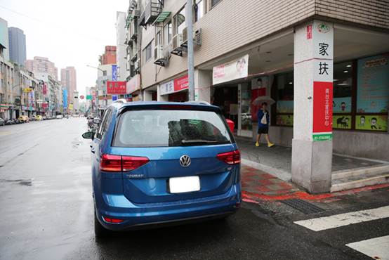四年前的兩個人,四年後的一家人,還多了VW Touran這位好夥伴!