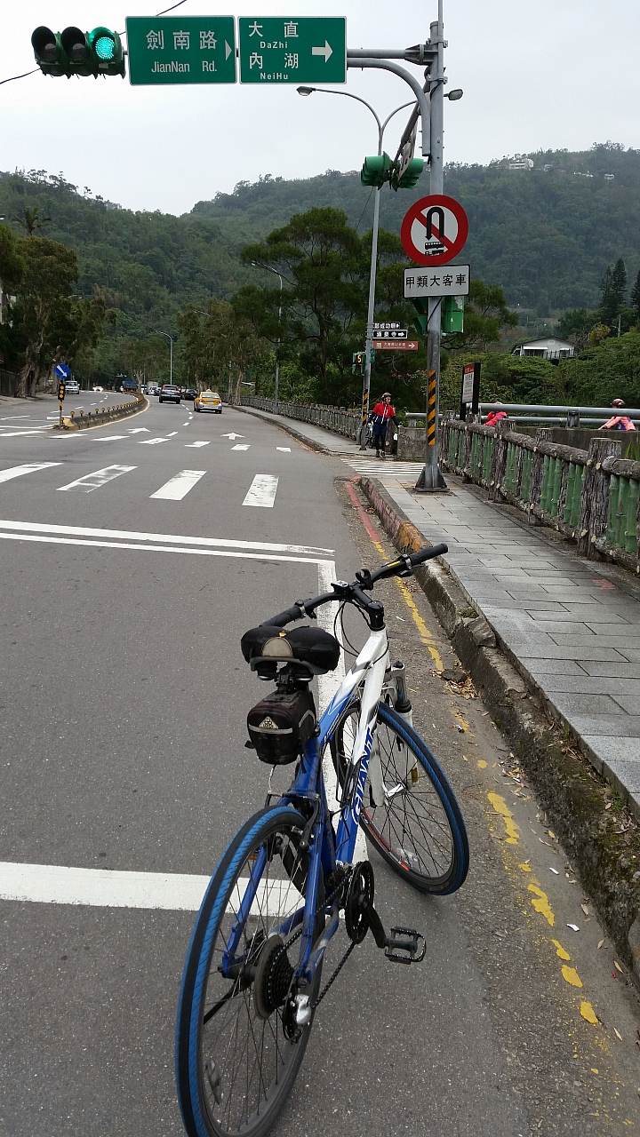 單車騎陡坡瘦的特別快我要挑戰這位大大的陡坡排行榜