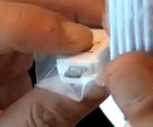 S7/ S7 Edge盒內附了一個轉接頭