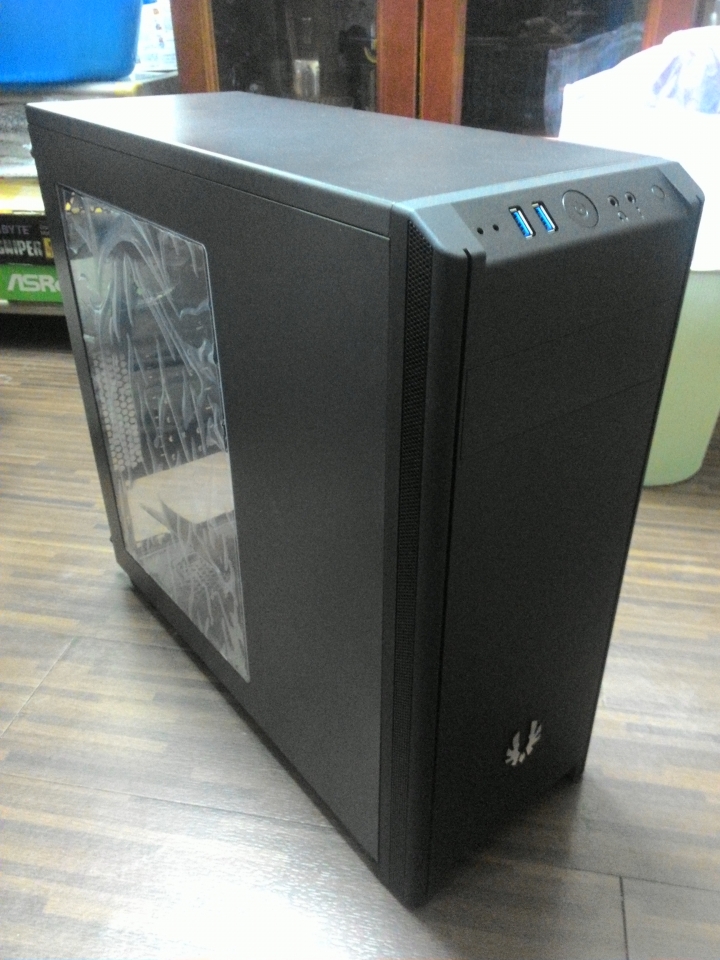 新年買新殼 BitFenix 諾瓦星(Nova) 平價上身