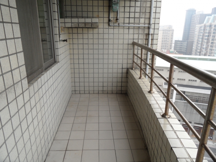 【苦惱】新家要買一堆新家電完全沒頭緒,各位神人大大給我一點意見吧!!