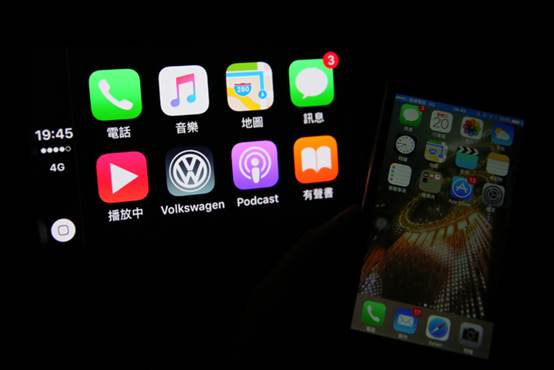 四年前的兩個人,四年後的一家人,還多了VW Touran這位好夥伴!