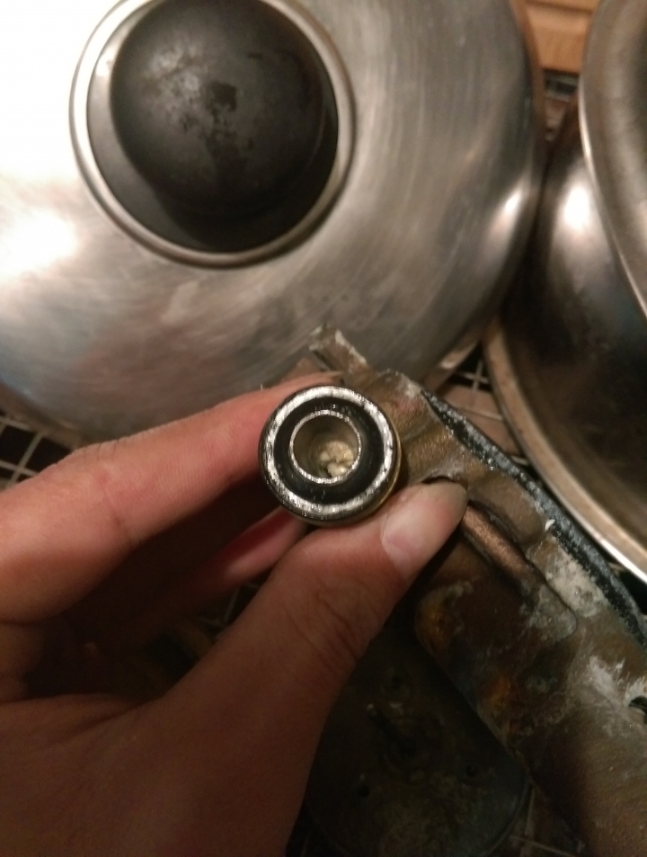 過年就是要 洗熱水器阿,不然要幹嘛