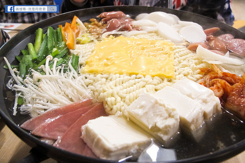 【板橋府中】就算排隊也要吃到~Omaya乳溝起司春川炒雞(板橋實踐店)李光洙愛情(雙倍起司)春川炒雞排鍋|部隊鍋(附上菜單)
