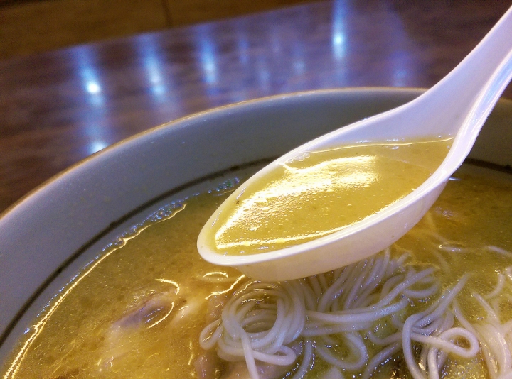 台北木柵。祛寒暖身 順園麻油雞