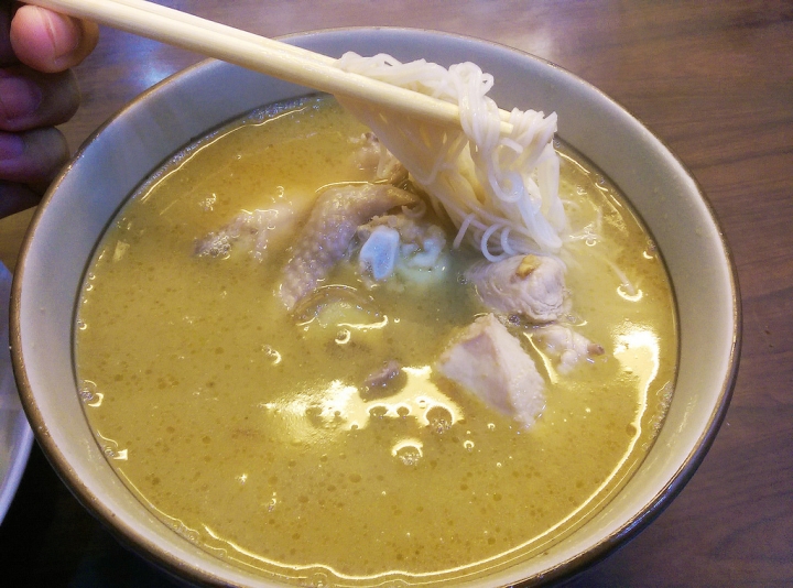 台北木柵。祛寒暖身 順園麻油雞
