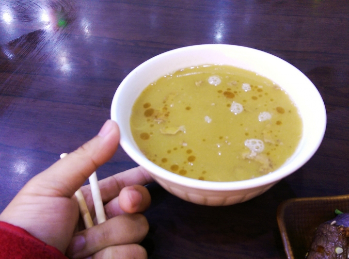台北木柵。祛寒暖身 順園麻油雞