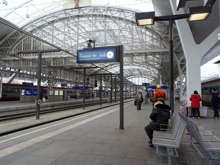 奧地利ÖBB Railjet火車體驗分享。薩爾茲堡Salzburg--因斯布魯克Innsbruck