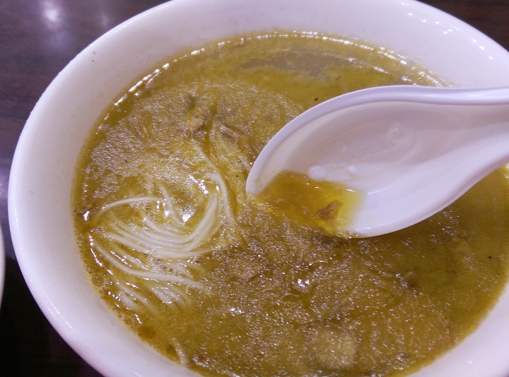 台北木柵。祛寒暖身 順園麻油雞