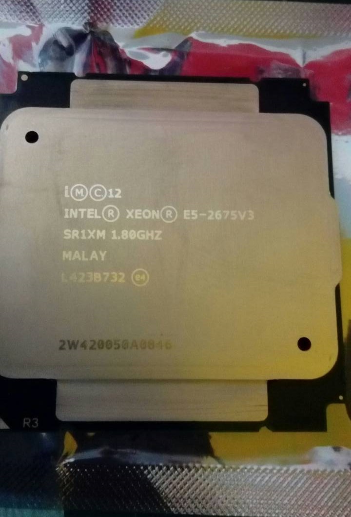 最近話題很熱門的 E5-2675V3 CPU 16核32緒 免一萬塊 最近又跟上記憶體跳水