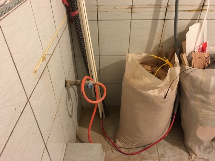 幫忙看一下一字型廚具配置