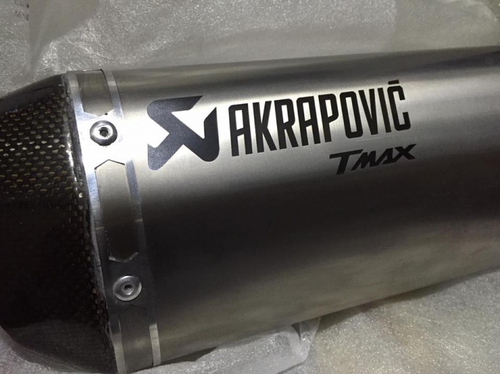 T-MAX 530 AKRAPOVIC 鈦合金蠍子管翻新整理