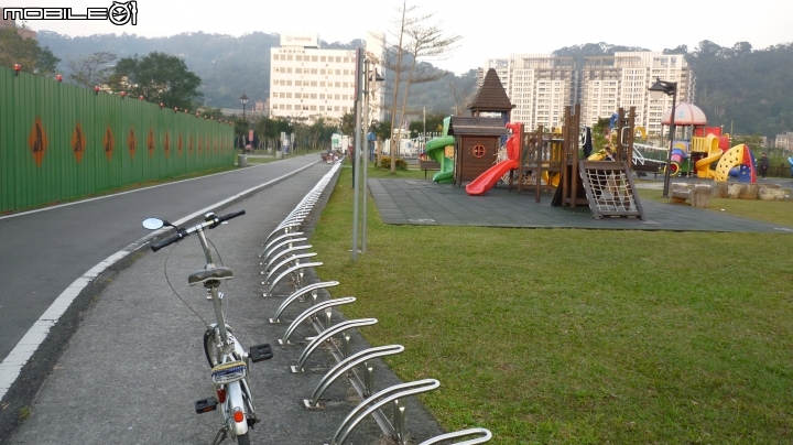 輕鬆單車遊~晨騎陽光橋,碧潭,華山文創園區 ~~