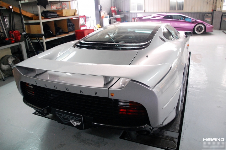 90年代的不敗王者,經典豹王Jaguar XJ220