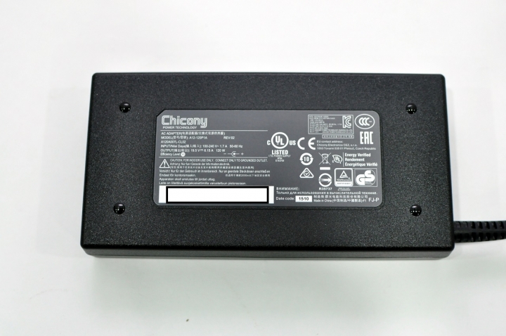 GIGABYTE P17F V5外觀平庸內裝超值的好遊戲筆電