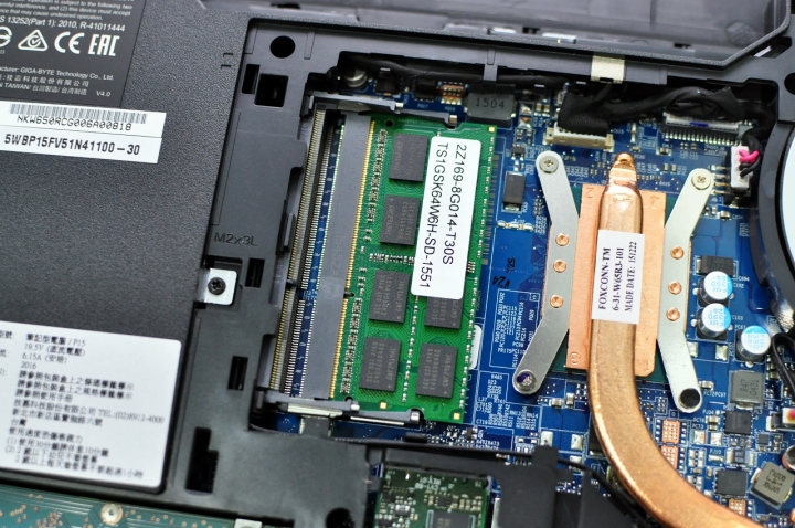 GIGABYTE P15F V5 高CP值遊戲機
