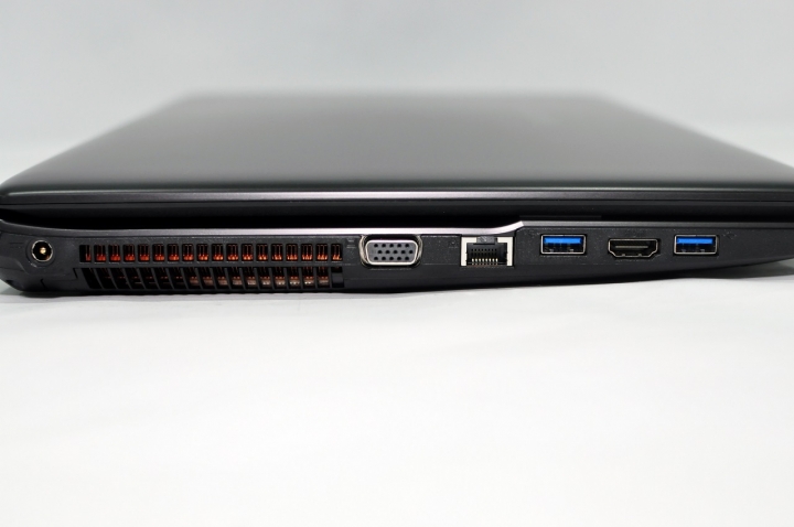 GIGABYTE P17F V5外觀平庸內裝超值的好遊戲筆電