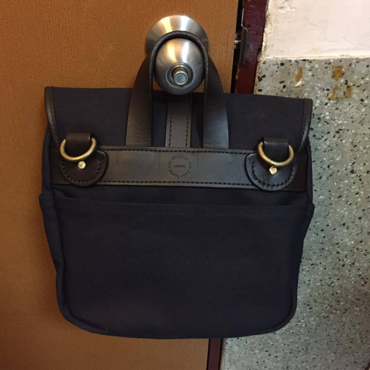 終於入手 Filson Back To Original Small Field Bag 230 小型側揹包/隨身包!