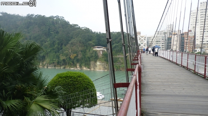 輕鬆單車遊~晨騎陽光橋,碧潭,華山文創園區 ~~