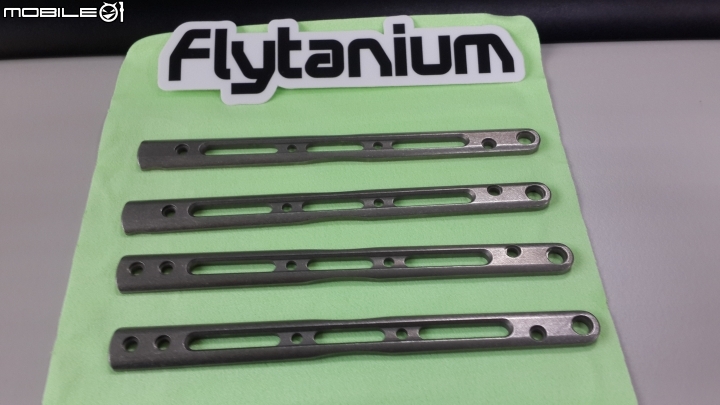 Benchmade 蝴蝶刀 51變身 Flytanium鈦版改套