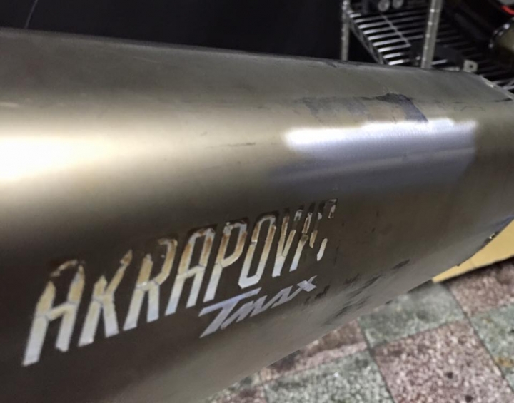 T-MAX 530 AKRAPOVIC 鈦合金蠍子管翻新整理